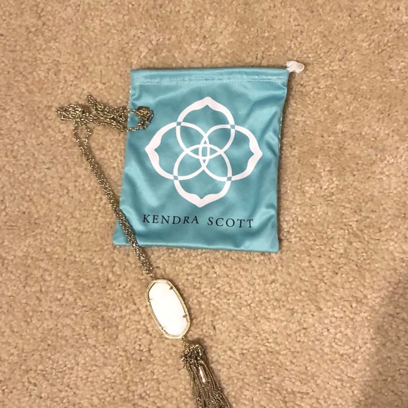 Kendra Scott Rayne Necklace Gold - Picture 2 of 2